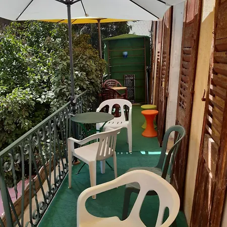 Hostel Insolite *